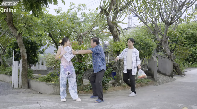 Tạp hóa Cải Ngọt: Miễn bán thiếu - Sitcom Lẹ không trễ tàu- Ảnh 3. Tạp hóa Cải Ngọt: Miễn bán thiếu - Sitcom Lẹ không trễ tàu- Ảnh 3.