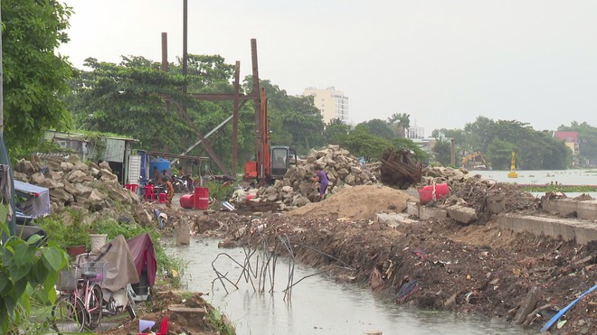 TP. Hồ Chí Minh chủ động chống ngập nặng do triều cường kết hợp mưa lớn- Ảnh 2. TP. Hồ Chí Minh chủ động chống ngập nặng do triều cường kết hợp mưa lớn- Ảnh 2.