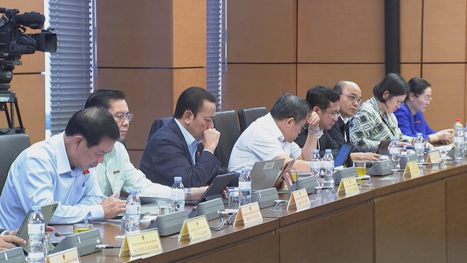 Quốc hội thảo luận các dự thảo luật sửa đổi về thuế - Ảnh 2.