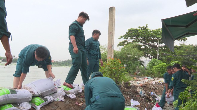 TP. Hồ Chí Minh chủ động chống ngập nặng do triều cường kết hợp mưa lớn- Ảnh 6. TP. Hồ Chí Minh chủ động chống ngập nặng do triều cường kết hợp mưa lớn- Ảnh 6.