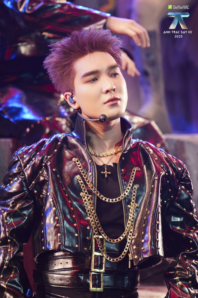 Phúc Du mang “Em đã chờ anh bao lâu” lên sân khấu: Hành trình chữa lành và tỏa sáng - Ảnh 2.