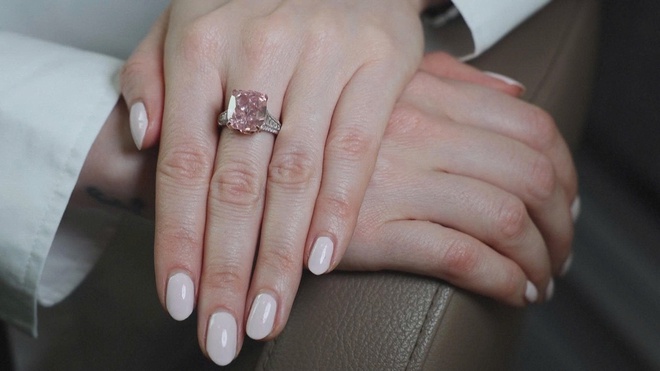 Sắp đấu giá viên kim cương hồng 10,08 carat quý hiếm - Ảnh 1.