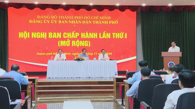 TP. Hồ Chí Minh quyết tâm tăng tốc quý IV, hoàn thành mục tiêu tăng trưởng 8,5% năm 2025 - Ảnh 1.