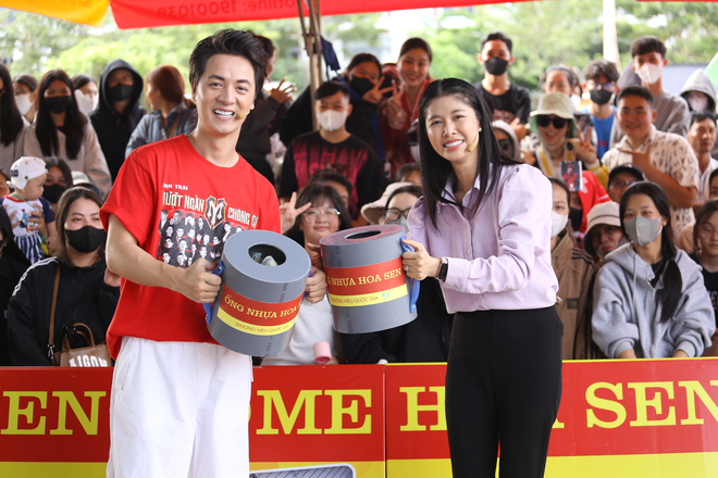 Mái ấm gia đình Việt: Hơn 300 triệu trao cho các em nhỏ khó khăn- Ảnh 6. Mái ấm gia đình Việt: Hơn 300 triệu trao cho các em nhỏ khó khăn- Ảnh 6.