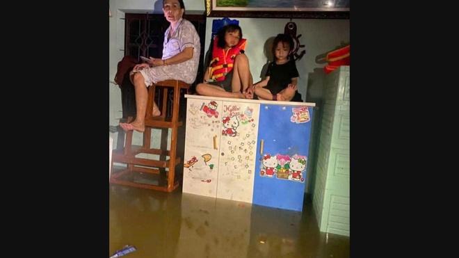 Thiệt hại nặng nề do bão số 13 gây ra: 5 người tử vong và hàng nghìn nhà cửa bị tàn phá - Ảnh 4.