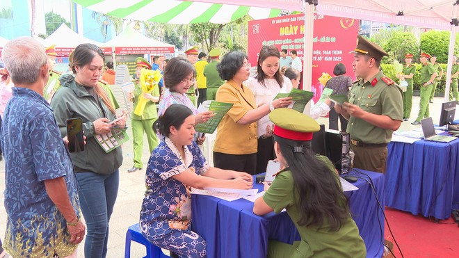 TP. Hồ Chí Minh: Đáp ứng đa dạng nhu cầu người dân tại Ngày hội Chuyển đổi số - Ảnh 3.
