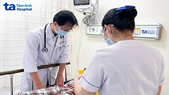 Chương trình 60 Giây ngày 8/11/2025 | Thêm 11 người nhập viện nghi ngộ độc sau khi ăn bánh mì tại TP. Hồ Chí Minh - Ảnh 1.