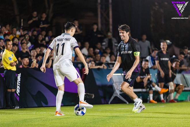 NewZround: Huyền thoại Kaká dẫn dắt đội hình các danh thủ Việt Nam tại Legends Match - Ảnh 3.