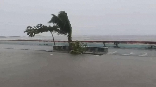 Tin Thế giới 24 Giờ ngày 9/11/2025 | Bão Phượng Hoàng mạnh lên thành siêu bão, có sức gió 185 km/h- Ảnh 1. Tin Thế giới 24 Giờ ngày 9/11/2025 | Bão Phượng Hoàng mạnh lên thành siêu bão, có sức gió 185 km/h- Ảnh 1.