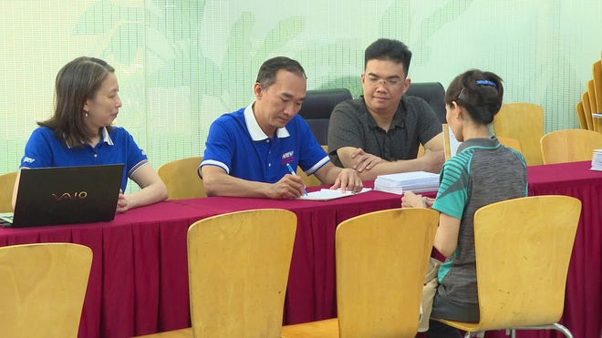 Thêm nhiều yêu thương gửi đến đồng bào miền Trung qua Quỹ “Chung một tấm lòng” - Ảnh 3.