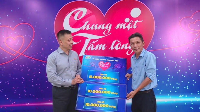 Thêm nhiều yêu thương gửi đến đồng bào miền Trung qua Quỹ “Chung một tấm lòng” - Ảnh 2.