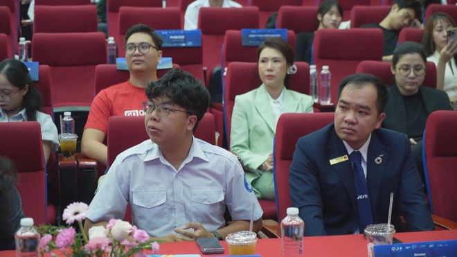 TP. Hồ Chí Minh khuyến khích sinh viên tự tin đóng góp cho cộng đồng và thế giới - Ảnh 3.