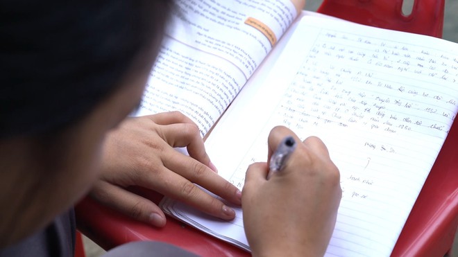 Em Hòa vượt nghịch cảnh, chăm mẹ và anh trai bệnh tâm thần - Mái ấm gia đình Việt- Ảnh 6.