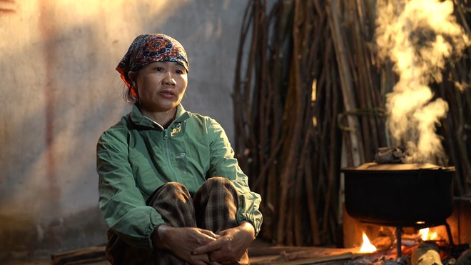 Em Hòa vượt nghịch cảnh, chăm mẹ và anh trai bệnh tâm thần - Mái ấm gia đình Việt- Ảnh 1.