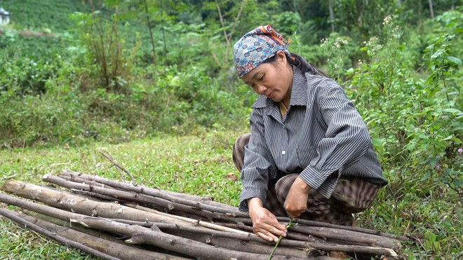 Em Hòa vượt nghịch cảnh, chăm mẹ và anh trai bệnh tâm thần - Mái ấm gia đình Việt- Ảnh 2.