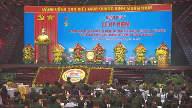 Chủ tịch nước Lương Cường dự lễ kỷ niệm 80 năm truyền thống Quân khu 7 - Ảnh 5.