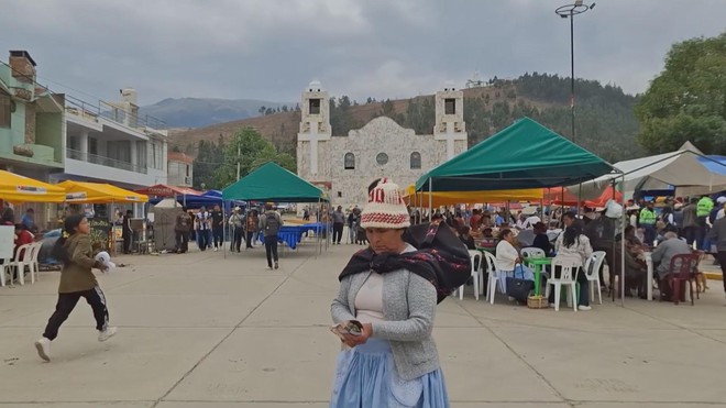 Peru: Cuộc thi thời trang cho... chuột lang - Ảnh 8.