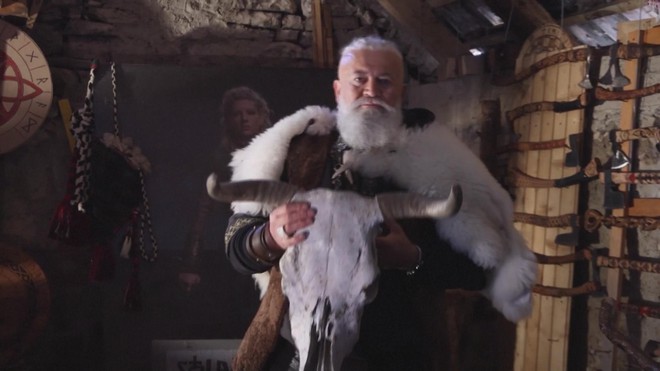 Thợ xây Đức vứt bỏ tất cả, sống cuộc đời tự do - Ảnh 2.