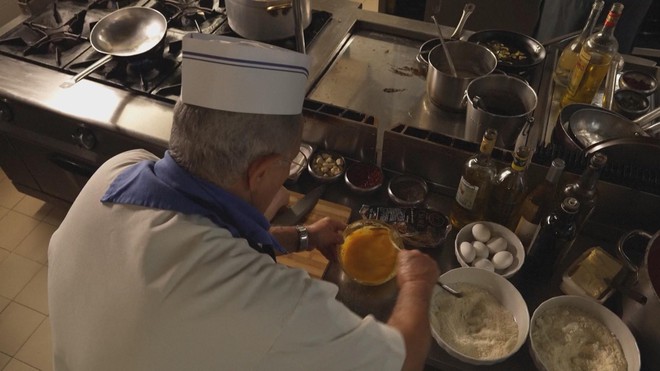 UNESCO công nhận ẩm thực Italia là di sản phi vật thể toàn cầu - Ảnh 1.