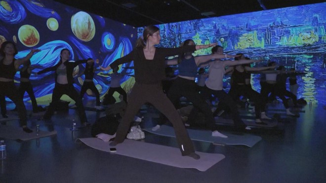 Yoga trong không gian nghệ thuật Van Gogh ở Istanbul - Ảnh 4.
