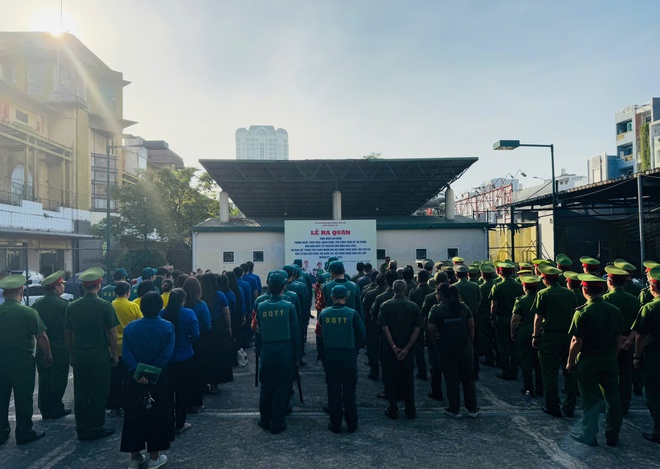 Phường Phú Thọ ra quân cao điểm phòng ngừa, trấn án tội phạm bảo đảm ANTT Tết Nguyên đán 2026 - Ảnh 2.