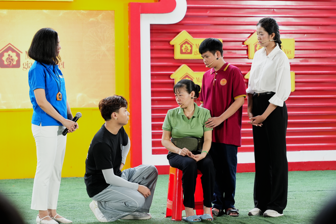 Viết Hiếu mồ côi cha, sống trong nỗi lo mất mẹ mỗi ngày - Mái ấm gia đình Việt- Ảnh 12. Viết Hiếu mồ côi cha, sống trong nỗi lo mất mẹ mỗi ngày - Mái ấm gia đình Việt- Ảnh 12.