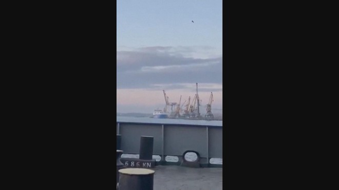 Nga tập kích cảng Ucraina, làm hư hại nhiều tàu hàng- Ảnh 1. Nga tập kích cảng Ucraina, làm hư hại nhiều tàu hàng- Ảnh 1.