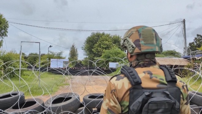 Tin Thế giới 24 Giờ ngày 14/12/2025 I Thái Lan ban bố thêm lệnh giới nghiêm, giao tranh với Campuchia lan rộng- Ảnh 1.