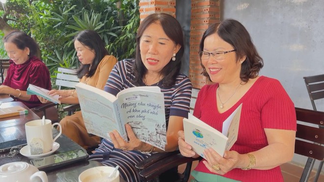 “Tủ sách cà phê”: Đưa sách đến gần hơn với đời sống người dân- Ảnh 6. “Tủ sách cà phê”: Đưa sách đến gần hơn với đời sống người dân- Ảnh 6.