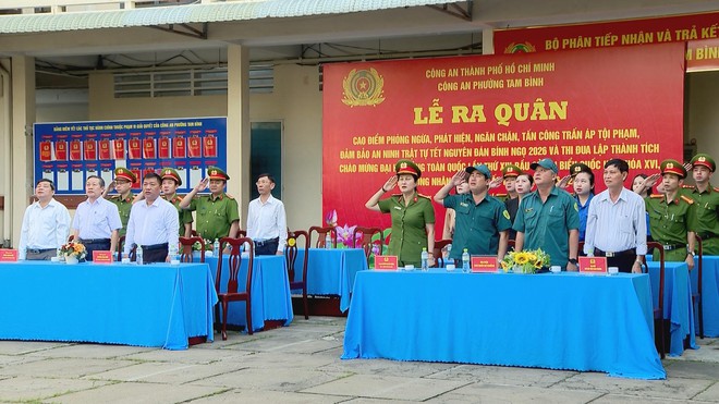 Công an phường Tam Bình xuất quân cao điểm tấn công, trấn áp tội phạm, bảo đảm ANTT Tết Bính Ngọ 2026 - Ảnh 1.