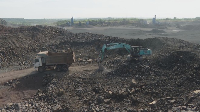 Tăng ca, tăng kíp đảm bảo nguồn cung đá cho các dự án trọng điểm - Ảnh 1.