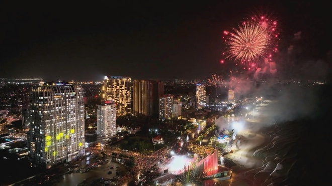 Vươn khơi - Ngày 13/12/25 | TP. Hồ Chí Minh: “Cửa ngõ” kết nối quốc tế qua trung tâm tài chính mới - Ảnh 3.