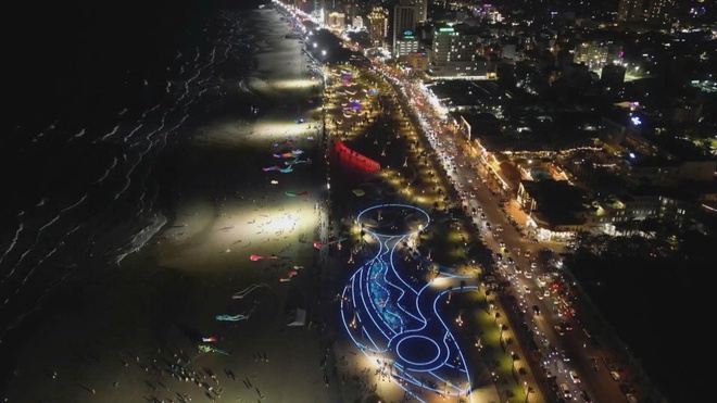 Vươn khơi - Ngày 13/12/25 | TP. Hồ Chí Minh: “Cửa ngõ” kết nối quốc tế qua trung tâm tài chính mới - Ảnh 2.