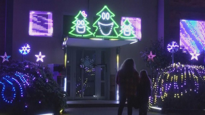 “Chiếc nút bấm Giáng sinh” đầy mời gọi ở Đức- Ảnh 2. “Chiếc nút bấm Giáng sinh” đầy mời gọi ở Đức- Ảnh 2.