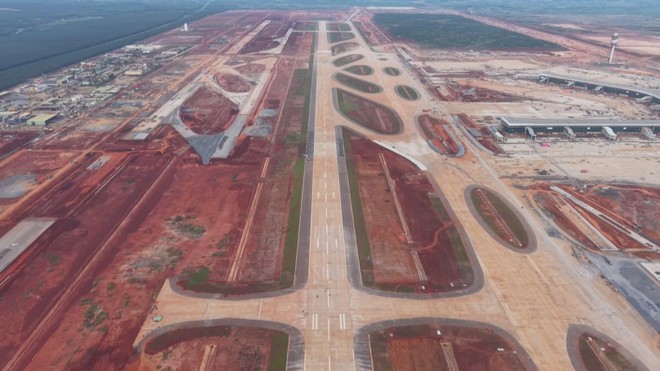 60 Giây ngày 14/12/2025 | Dồn lực đón chuyến bay đầu tiên tại sân bay Long Thành - Ảnh 1.