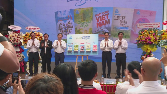 40 năm Báo Thanh Niên: Dấu ấn bền bỉ trong hành trình phụng sự bạn đọc- Ảnh 2. 40 năm Báo Thanh Niên: Dấu ấn bền bỉ trong hành trình phụng sự bạn đọc- Ảnh 2.