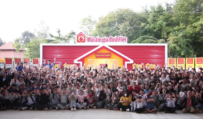 "Mái ấm gia đình Việt" trao hơn 2,5 tỉ đồng cho 18 em nhỏ trong đợt ghi hình ở Tây Ninh- Ảnh 1.