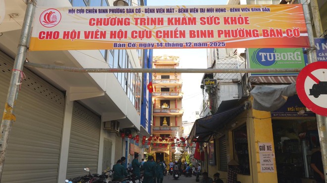 Phường Bàn Cờ tổ chức khám, tư vấn sức khỏe cho hội viên Hội Cựu chiến binh - Ảnh 1.