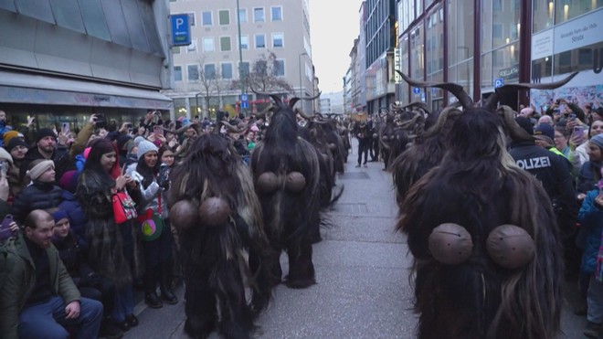 Lễ hội Krampus ở Đức: Đêm diễu hành vừa sợ vừa vui - Ảnh 1.