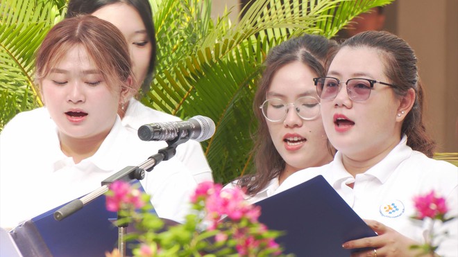 Lan tỏa không khí Giáng sinh, tiếp thêm động lực cho người bệnh - Ảnh 1.