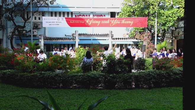 Lan tỏa không khí Giáng sinh, tiếp thêm động lực cho người bệnh - Ảnh 2.