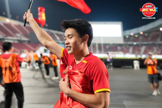 Khoảnh khắc "vỡ òa cảm xúc" của các tuyển thủ U22 Việt Nam sau chiến thắng trước Thái Lan- Ảnh 16. Khoảnh khắc "vỡ òa cảm xúc" của các tuyển thủ U22 Việt Nam sau chiến thắng trước Thái Lan- Ảnh 16.