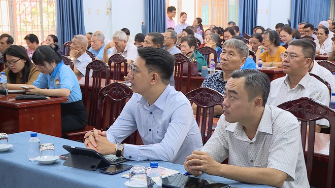 Cử tri kiến nghị nhiều vấn đề tại buổi tiếp xúc với tổ đại biểu quốc hội đơn vị số 5 - Ảnh 5.