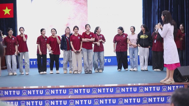 Phòng ngừa mụn trứng cá và bệnh lây truyền qua đường tình dục cho sinh viên - Ảnh 7.