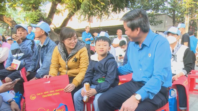 Dự kiến tặng 10 triệu suất quà Tết và hỗ trợ xe miễn phí cho người lao động - Ảnh 2.