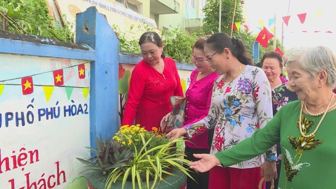 Lan tỏa phong trào “Thành phố muôn sắc hoa” - Ảnh 3.