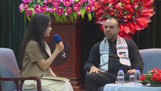 Gặp gỡ thi ca Việt Nam - Palestine: Nhịp cầu nhân văn qua những vần thơ - Ảnh 3.