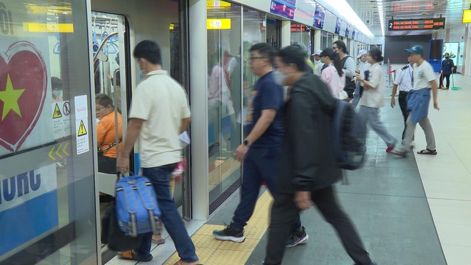 Tuyến Metro số 1 phục vụ gần 19 triệu lượt hành khách sau 1 năm đưa vào khai thác - Ảnh 2.