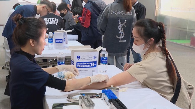 Triển khai khám bệnh miễn phí cho công nhân tại 7 tỉnh thành đến hết quý I/2026 - Ảnh 3.