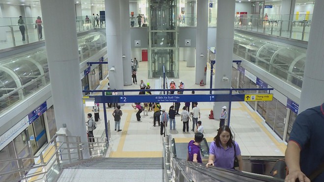 Tuyến Metro số 1 phục vụ gần 19 triệu lượt hành khách sau 1 năm đưa vào khai thác - Ảnh 1.